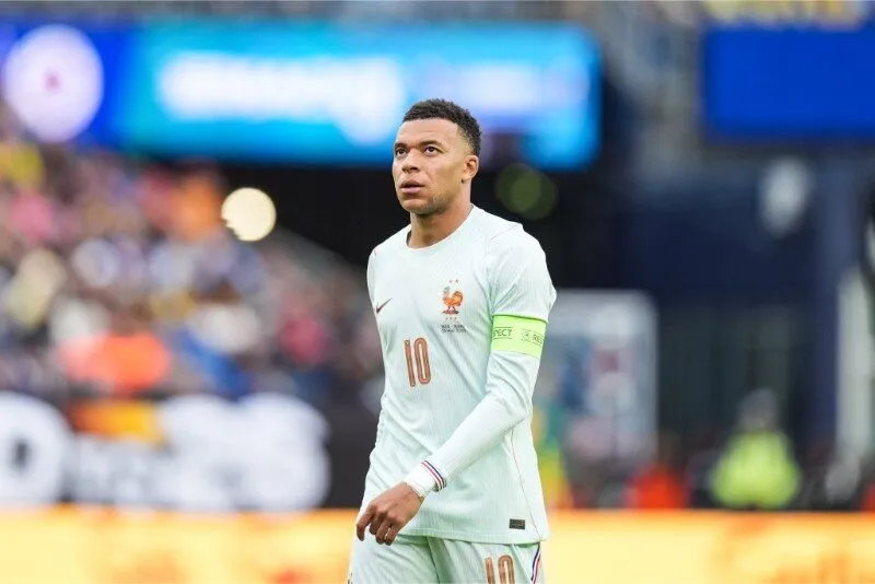 HLV Deschamps vẫn đặt niềm tin vào Mbappe tại World Cup